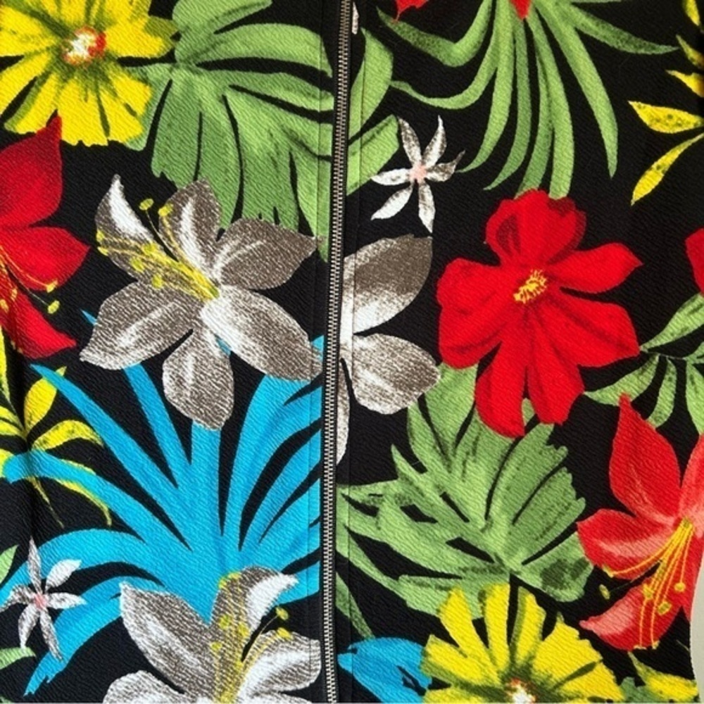 New LuLaRoe Black With Tropical Lily Flowers Amelia Fit Flare Skater Dress Sz M - Picture 13 of 17
